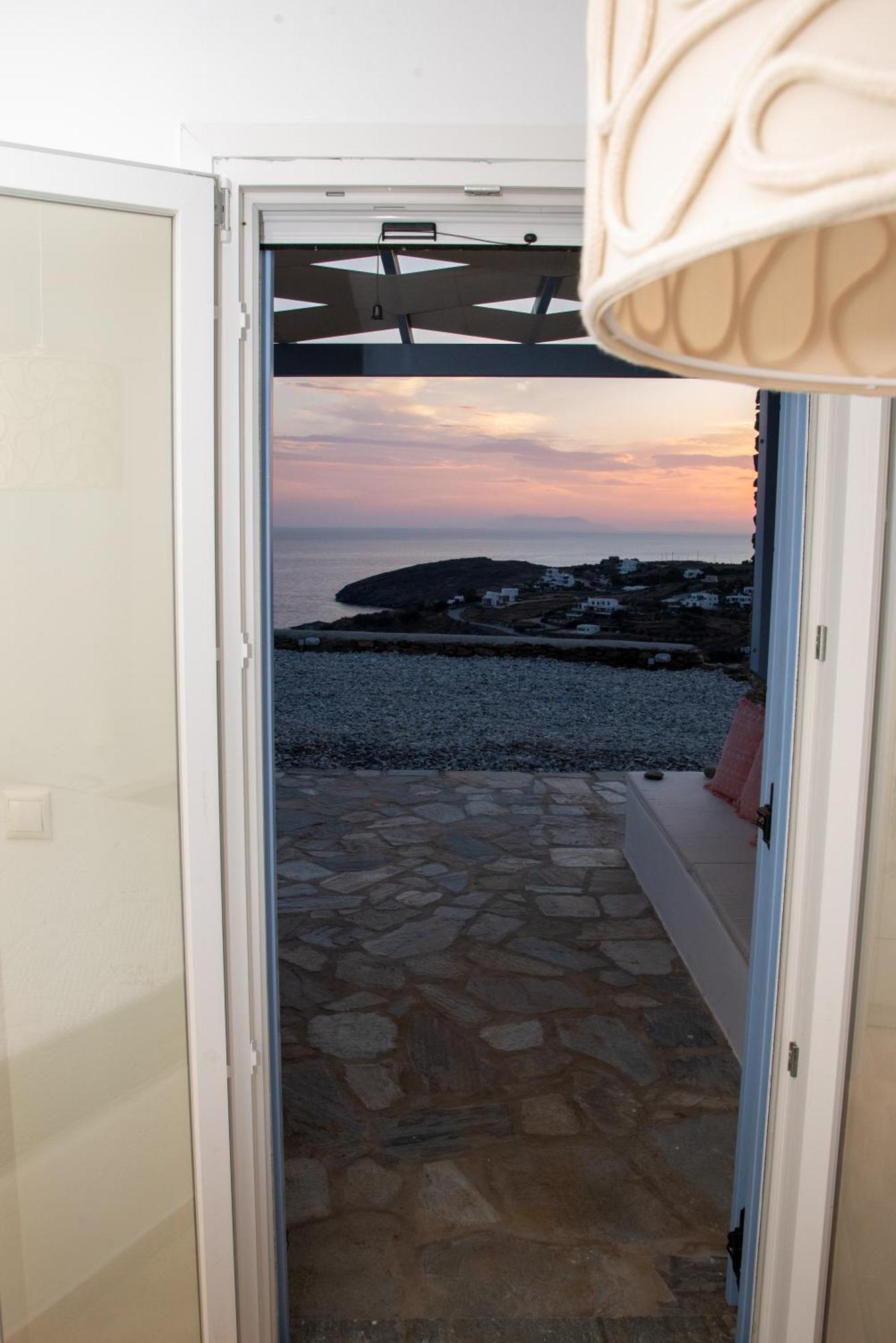 Iliopetra Residence Agios Romanos Exterior photo