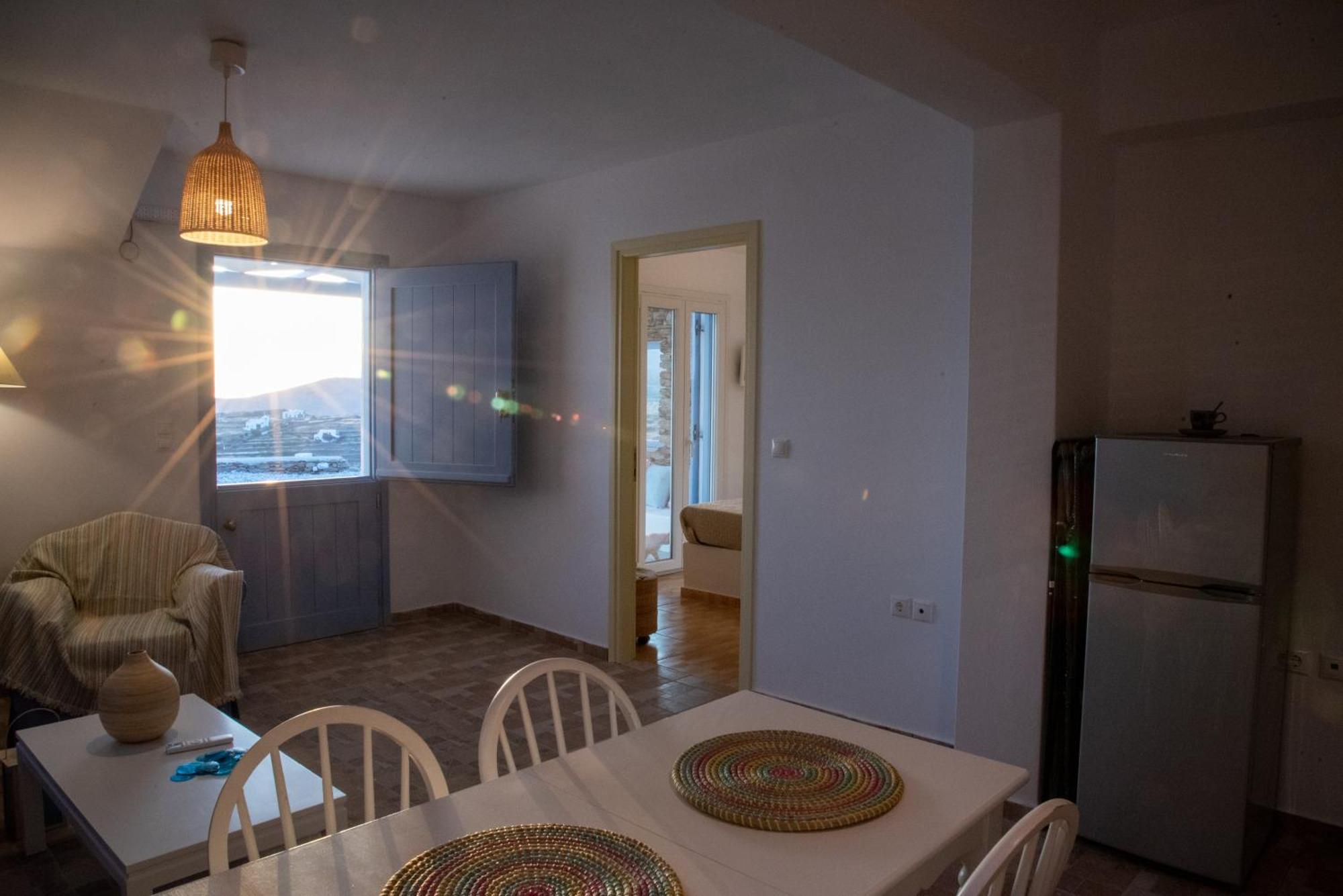 Iliopetra Residence Agios Romanos Exterior photo